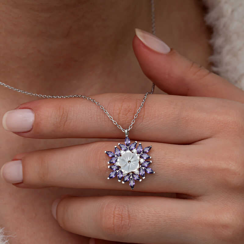 Srebrna Ženska Ogrlica s Ljubičastim Lotus Cvijetom