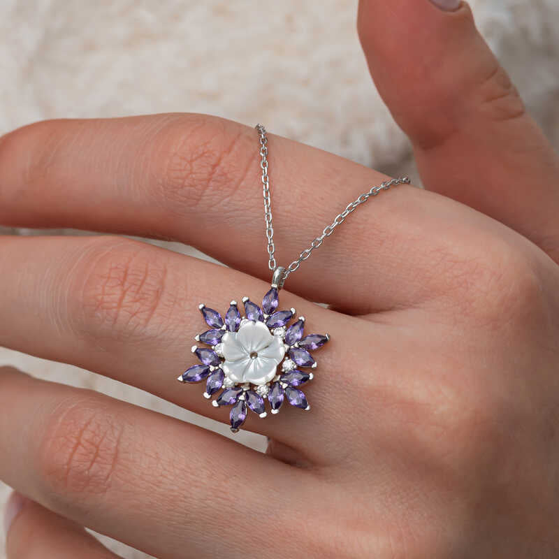 Srebrna Ženska Ogrlica s Ljubičastim Lotus Cvijetom